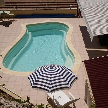 Gîte les Roziers Montmurat Zimmer foto