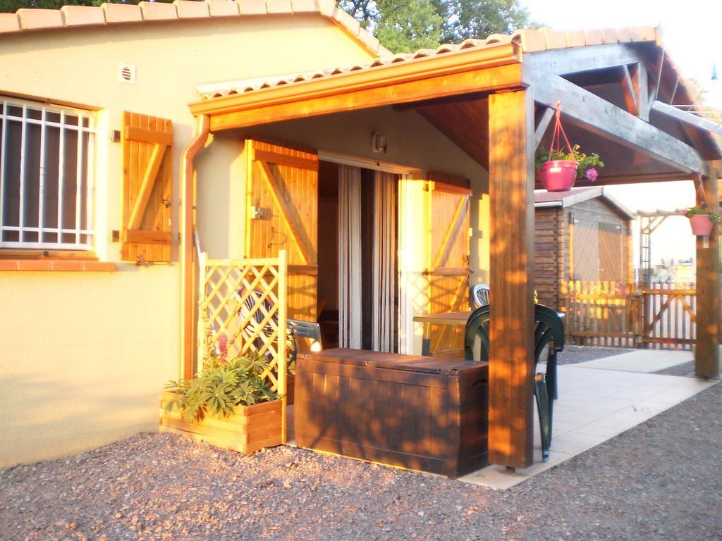 Gîte les Roziers Montmurat Zimmer foto
